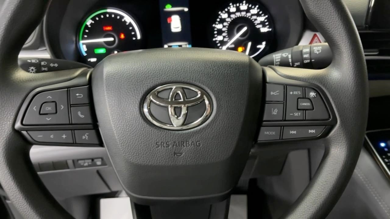 2024 Toyota Sienna LE